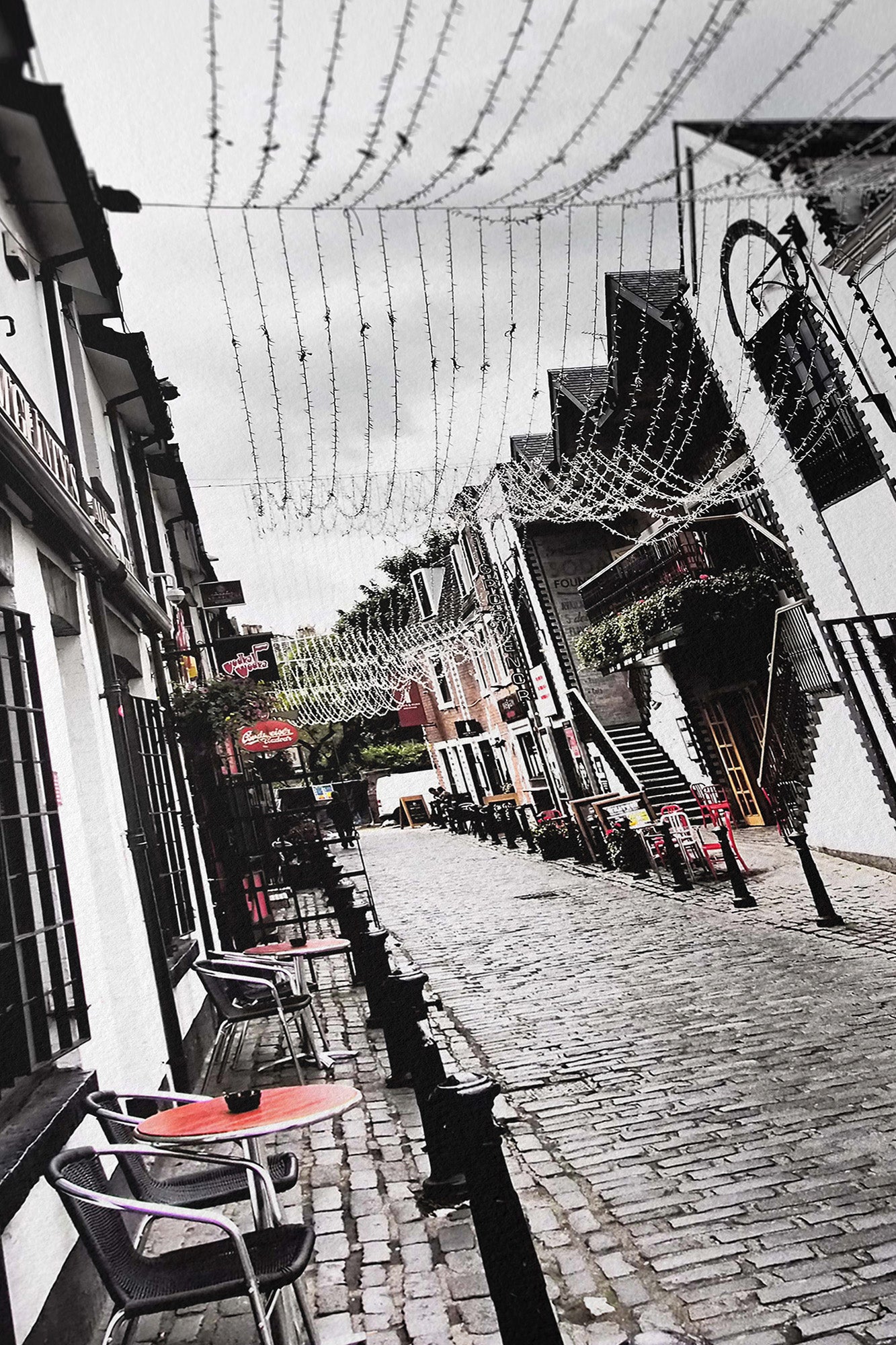 Ashton Lane Glasgow High Contrast Photo Print - A4/A3